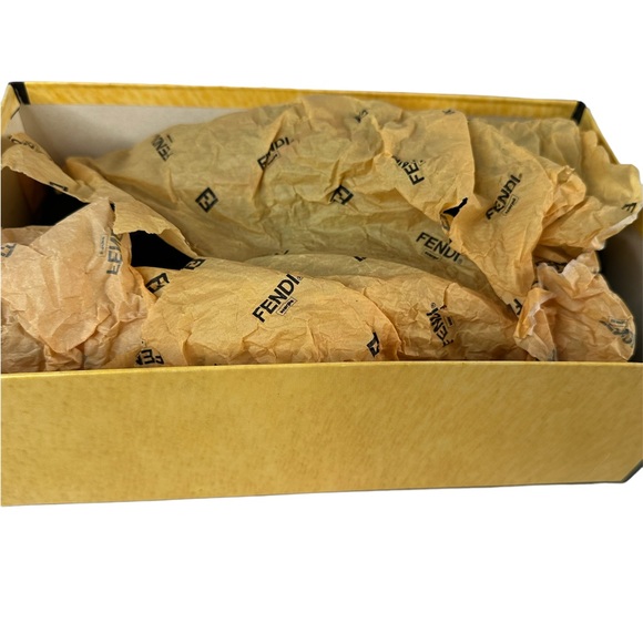 Fendi crystal logo pumps shoes - Picture 8 of 8